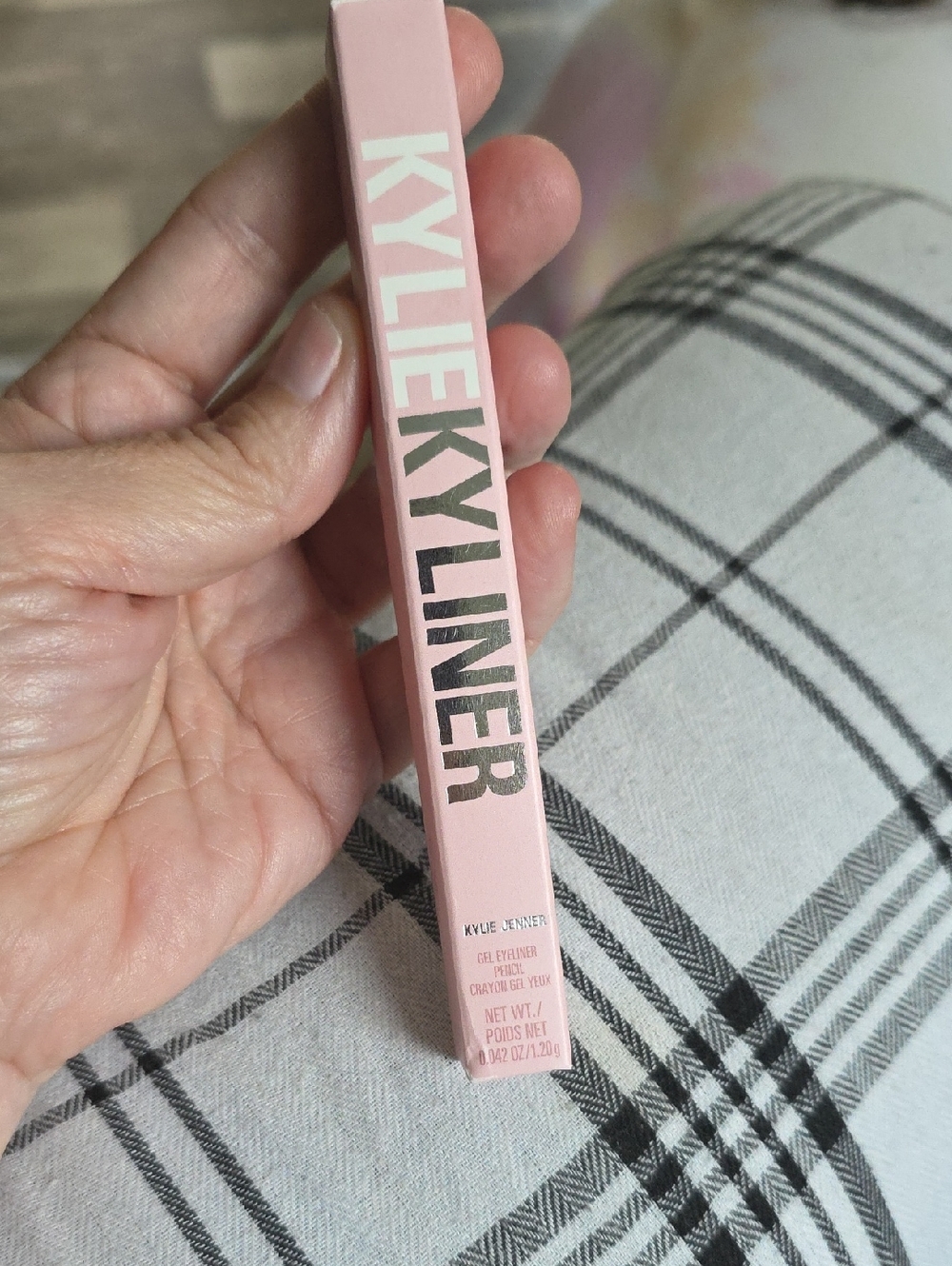 Kylie cylinder gel eyeliner in Grey matte